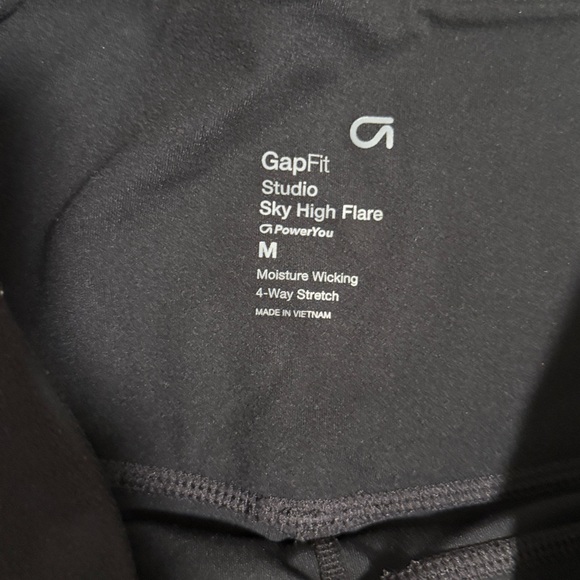 GAP fit studio sky high flare leggings - Picture 6 of 8